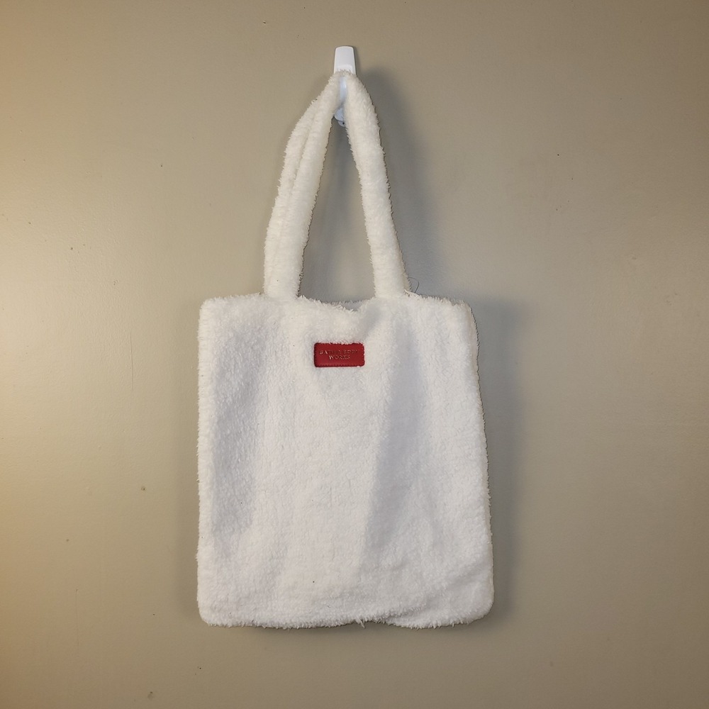 Bath & Body Works‎ White Sherpa Tote Bag Red Lining Plush Fleece Shopper Holiday
